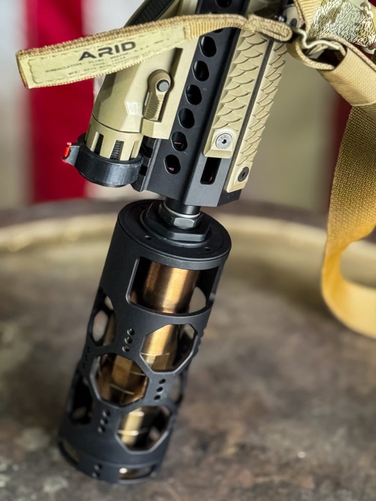 BREEK SILENCER MOUNT